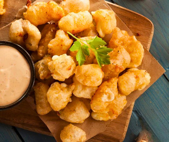 Grains de fromage frits