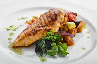 Poitrine de poulet grillée aux fines herbes